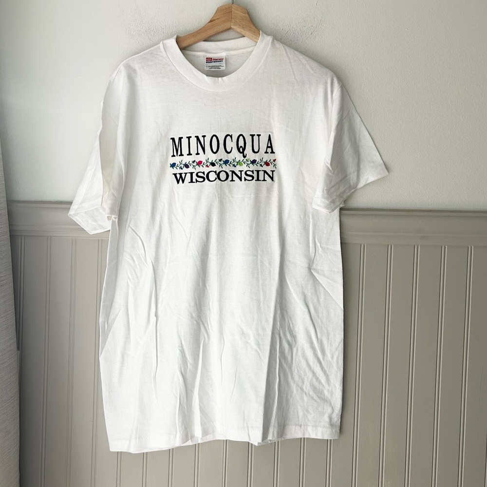 Vintage Hanes White Minocqua Wisconsin Embroidered Tee medium
